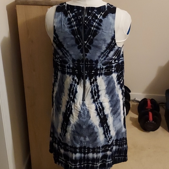 Dress - Picture 4 of 6